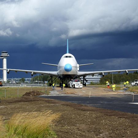 Stf Jumbo Stay Stockholm Arlanda Exterior photo