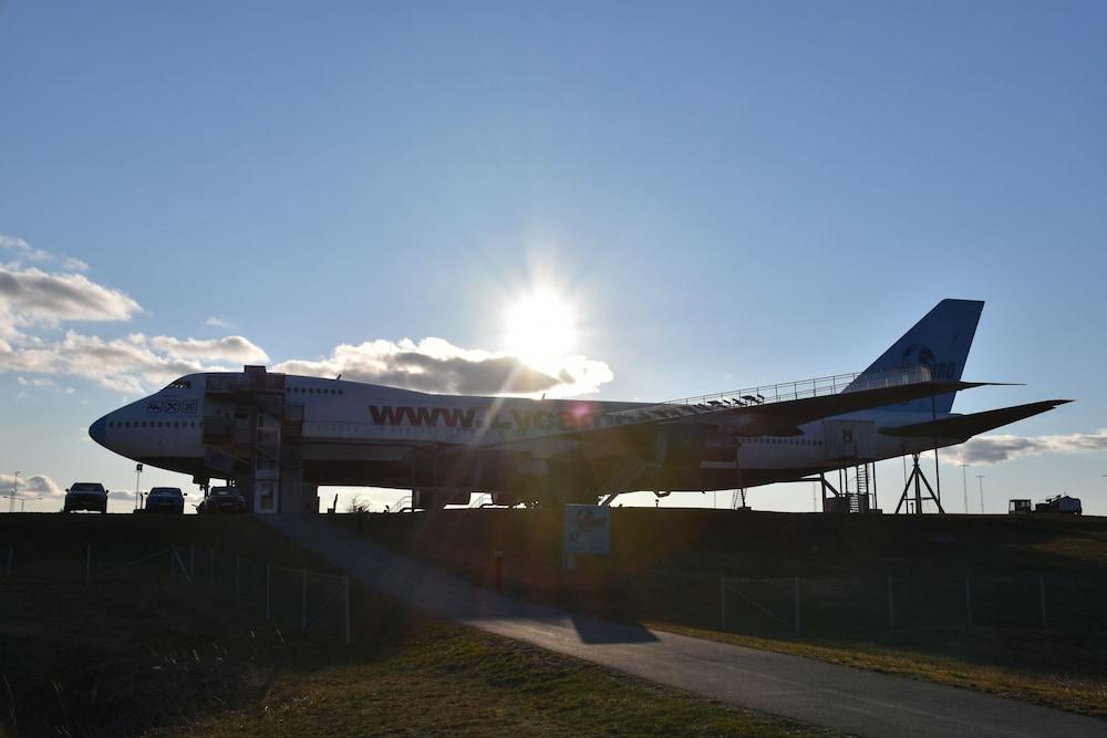 Stf Jumbo Stay Stockholm Arlanda Exterior photo