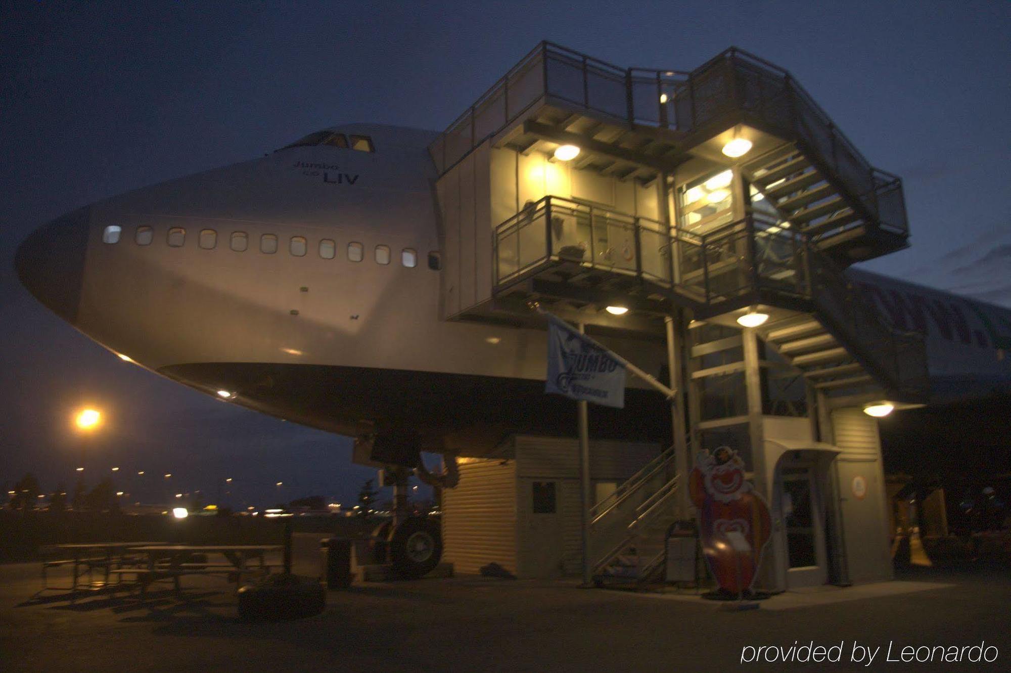 Stf Jumbo Stay Stockholm Arlanda Exterior photo